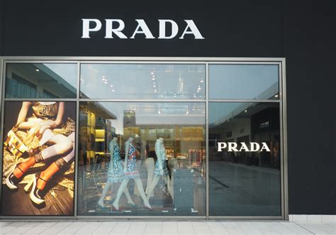 outlet scarpe prada marche|Le Marche shopping outlets guide .